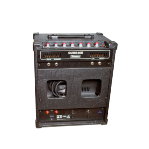 CUBE40E - GUITAR, KEYBOARD & MIC